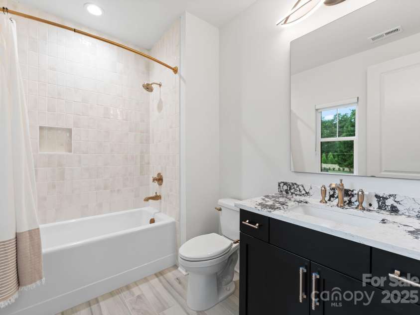 16112 Terry Lane, Huntersville, NC 28078.  MLS# CAR4285374, YatesRealty ID 8104. 