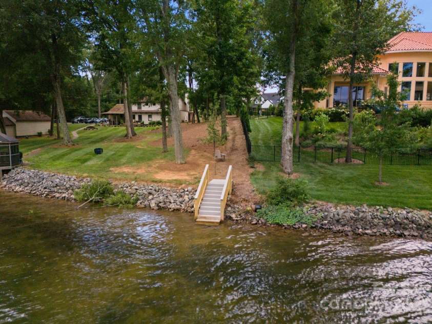 16112 Terry Lane, Huntersville, NC 28078.  MLS# CAR4285374, YatesRealty ID 8104. 