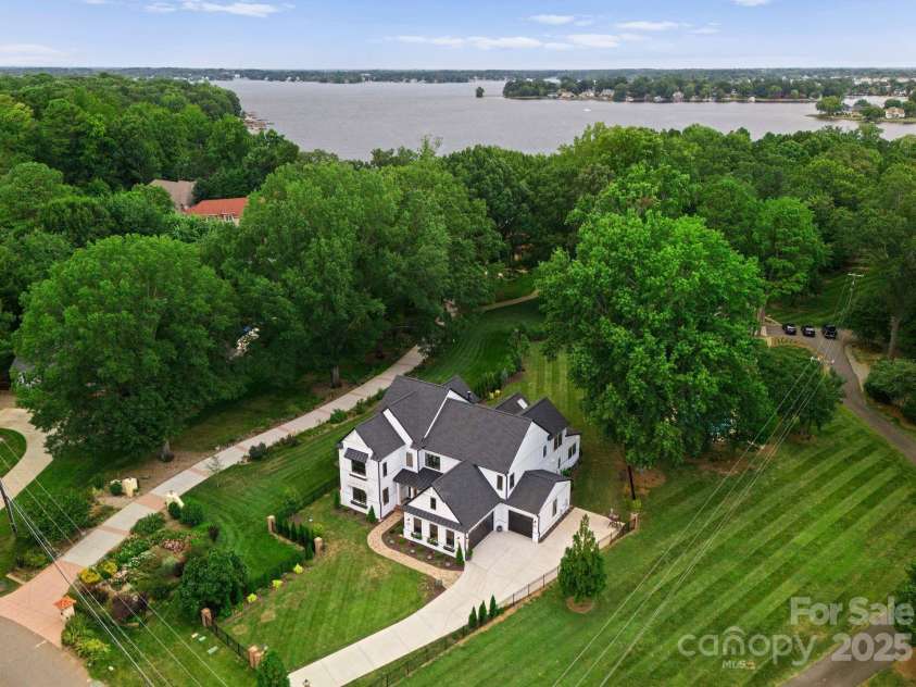 16112 Terry Lane, Huntersville, NC 28078.  MLS# CAR4285374, YatesRealty ID 8104. 
