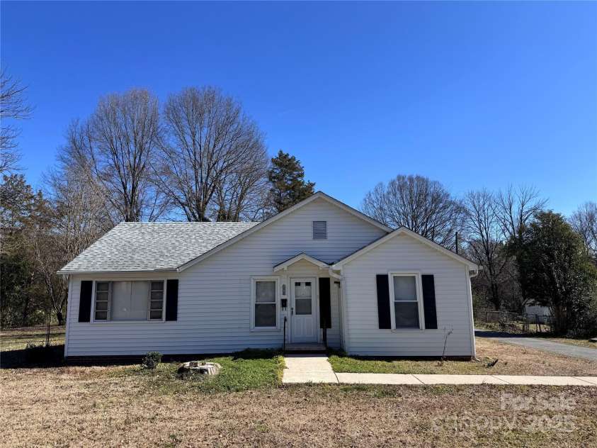 2507 Florida Avenue, Kannapolis, NC 28083.  MLS# CAR4223850, YatesRealty ID 8105. 