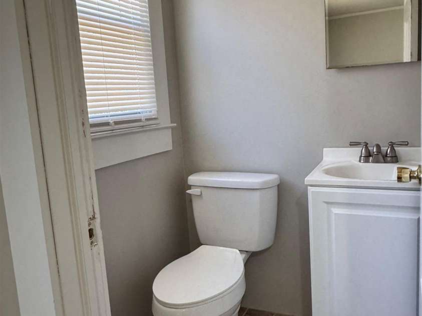 2507 Florida Avenue, Kannapolis, NC 28083.  MLS# CAR4223850, YatesRealty ID 8105. Half bath in bedroom