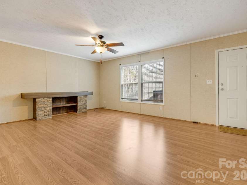 403 Youngs Gap Road, Fletcher, NC 28732.  MLS# CAR4363719, YatesRealty ID 8105. 