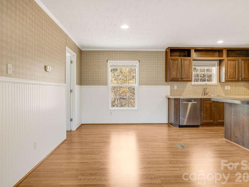 403 Youngs Gap Road, Fletcher, NC 28732.  MLS# CAR4363719, YatesRealty ID 8105. 