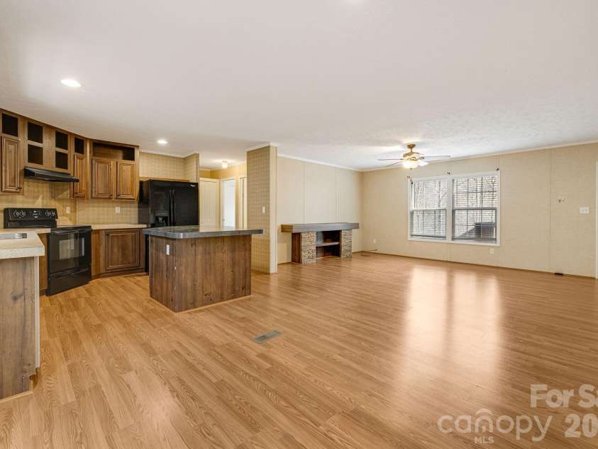 403 Youngs Gap Road, Fletcher, NC 28732.  MLS# CAR4363719, YatesRealty ID 8105. 