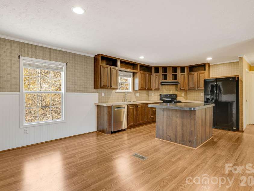403 Youngs Gap Road, Fletcher, NC 28732.  MLS# CAR4363719, YatesRealty ID 8105. 