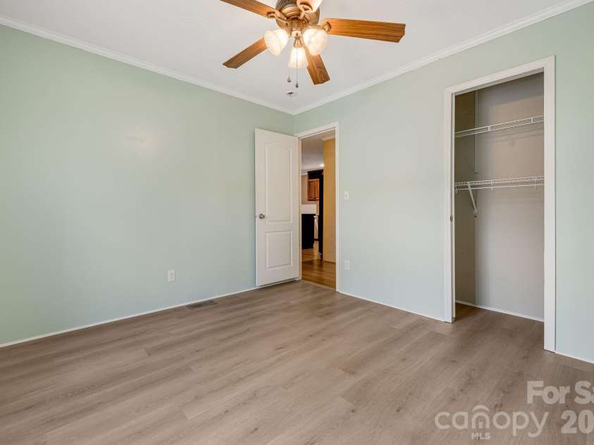 403 Youngs Gap Road, Fletcher, NC 28732.  MLS# CAR4363719, YatesRealty ID 8105. 