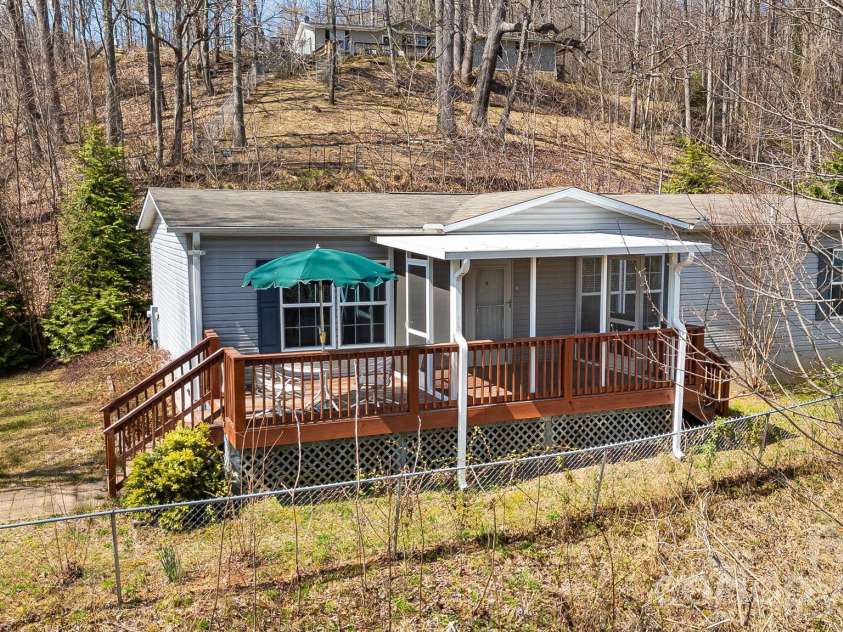 403 Youngs Gap Road, Fletcher, NC 28732.  MLS# CAR4363719, YatesRealty ID 8105. 