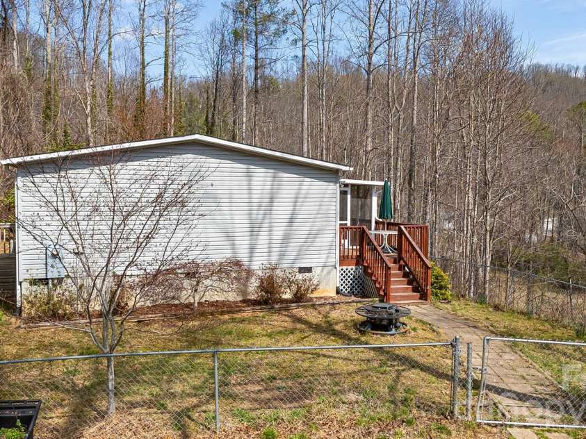 403 Youngs Gap Road, Fletcher, NC 28732.  MLS# CAR4363719, YatesRealty ID 8105. 