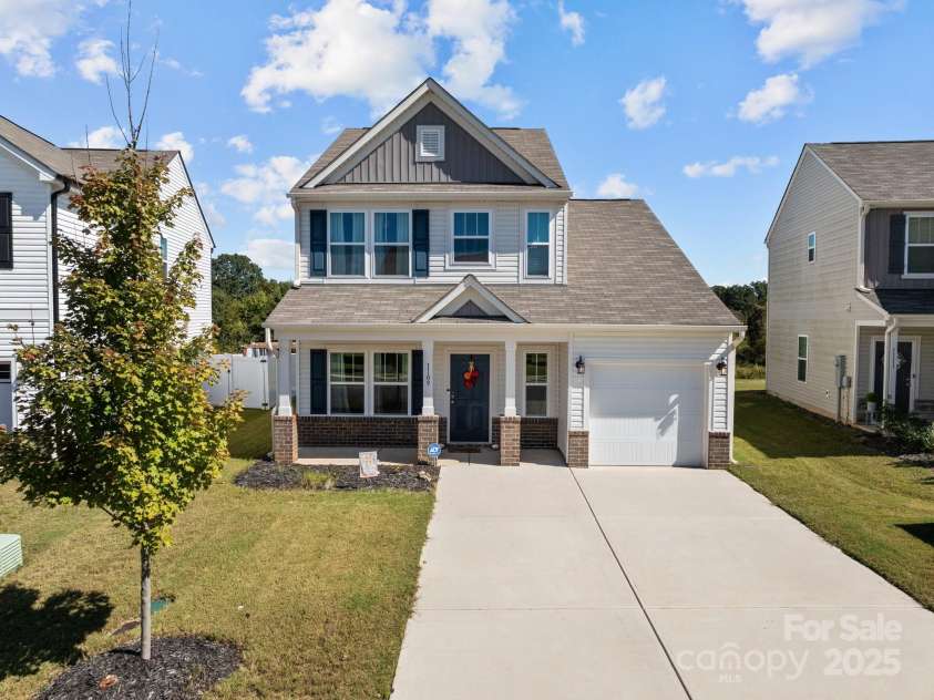 1109 Freeman View Drive, Albemarle, NC 28001.  MLS# CAR4190594, YatesRealty ID 8106. 