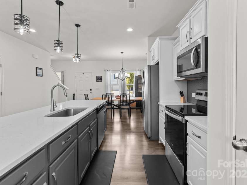 1109 Freeman View Drive, Albemarle, NC 28001.  MLS# CAR4190594, YatesRealty ID 8106. 