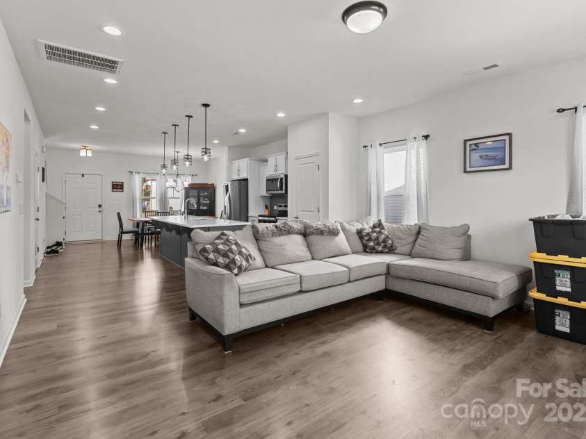 1109 Freeman View Drive, Albemarle, NC 28001.  MLS# CAR4190594, YatesRealty ID 8106. 