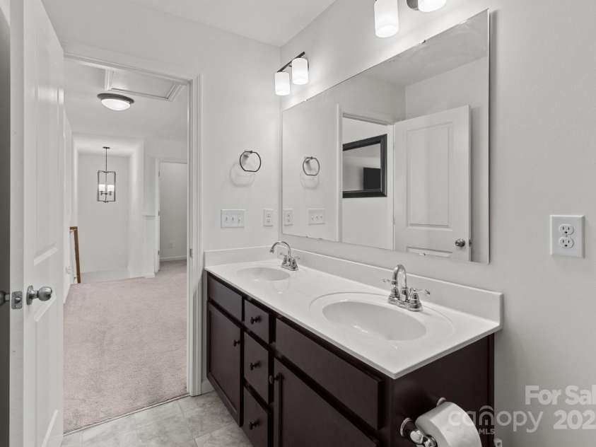 1109 Freeman View Drive, Albemarle, NC 28001.  MLS# CAR4190594, YatesRealty ID 8106. 