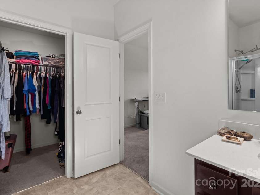1109 Freeman View Drive, Albemarle, NC 28001.  MLS# CAR4190594, YatesRealty ID 8106. Large walk in closet