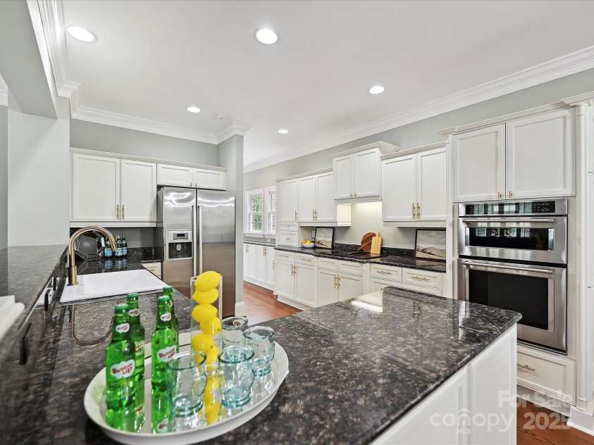 8623 Tullamore Park Circle, Charlotte, NC 28226.  MLS# CAR4242988, YatesRealty ID 8107. 