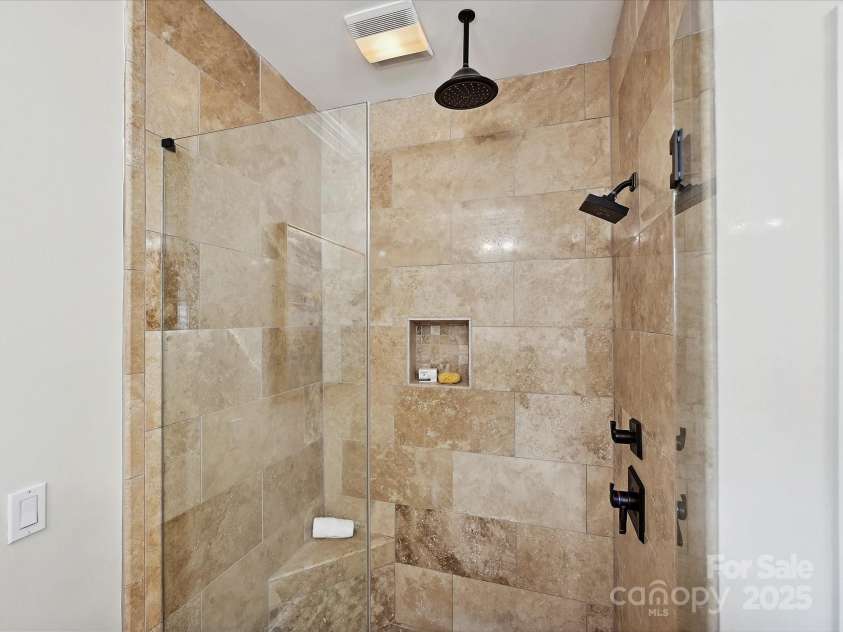 8623 Tullamore Park Circle, Charlotte, NC 28226.  MLS# CAR4242988, YatesRealty ID 8107. 