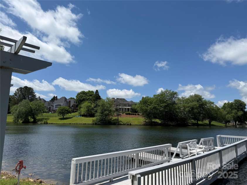 8623 Tullamore Park Circle, Charlotte, NC 28226.  MLS# CAR4242988, YatesRealty ID 8107. Community Dock