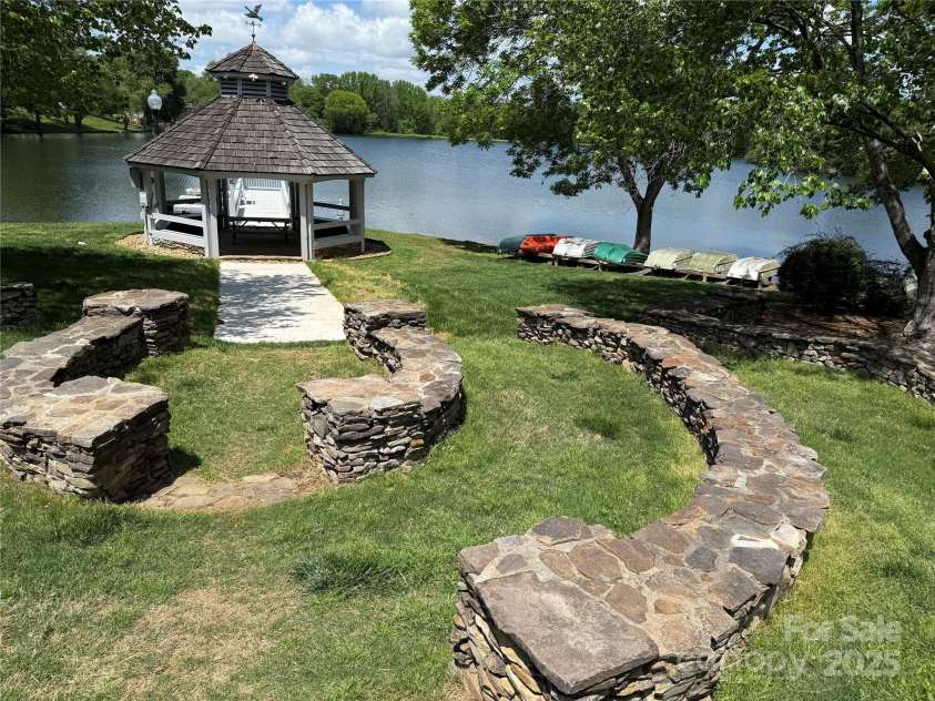 8623 Tullamore Park Circle, Charlotte, NC 28226.  MLS# CAR4242988, YatesRealty ID 8107. Community gazebo on Lake Challis for property owners