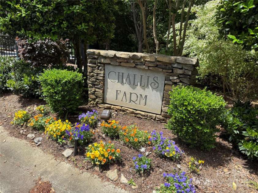 8623 Tullamore Park Circle, Charlotte, NC 28226.  MLS# CAR4242988, YatesRealty ID 8107. Welcome Home