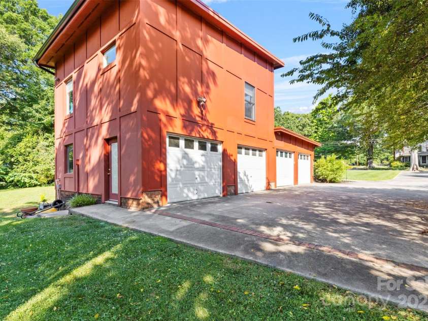 640 Davie Avenue, Statesville, NC 28677.  MLS# CAR4156383, YatesRealty ID 8108. 4-Car Garage or use for a Workshop!