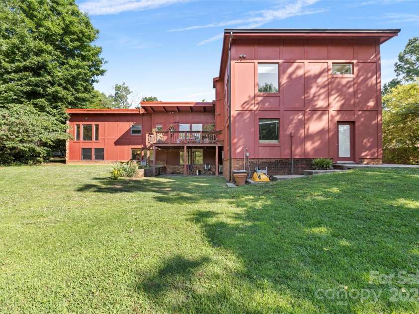 640 Davie Avenue, Statesville, NC 28677.  MLS# CAR4156383, YatesRealty ID 8108. Rear of home