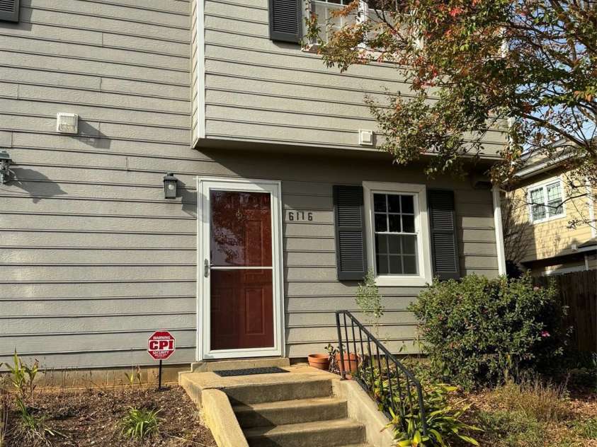 6116 Heath Ridge Court, Charlotte, NC 28210.  MLS# CAR4187247, YatesRealty ID 811. 