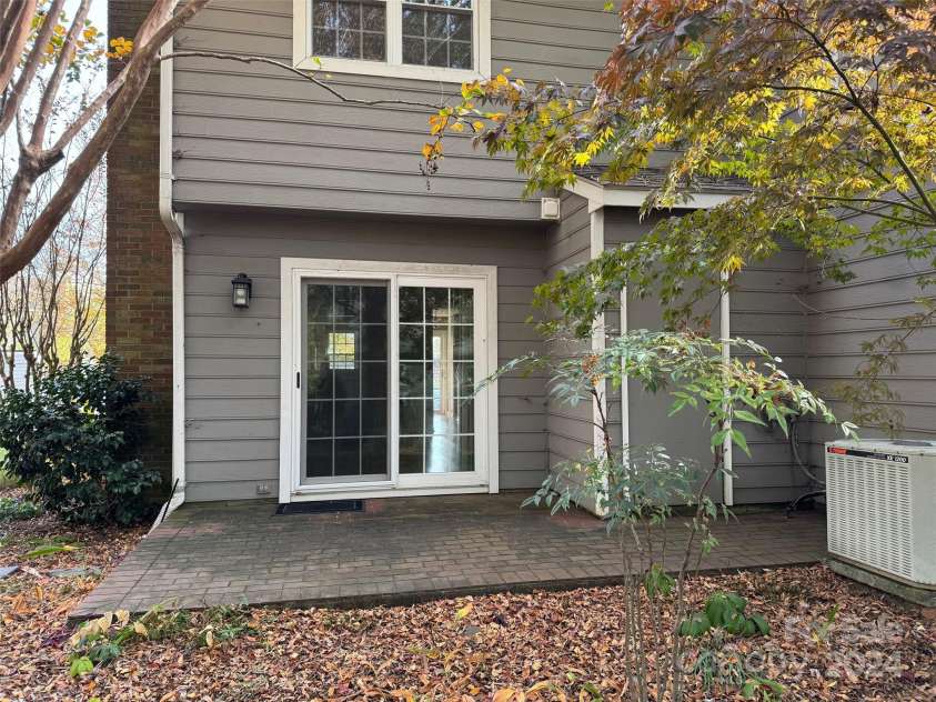 6116 Heath Ridge Court, Charlotte, NC 28210.  MLS# CAR4187247, YatesRealty ID 811. 