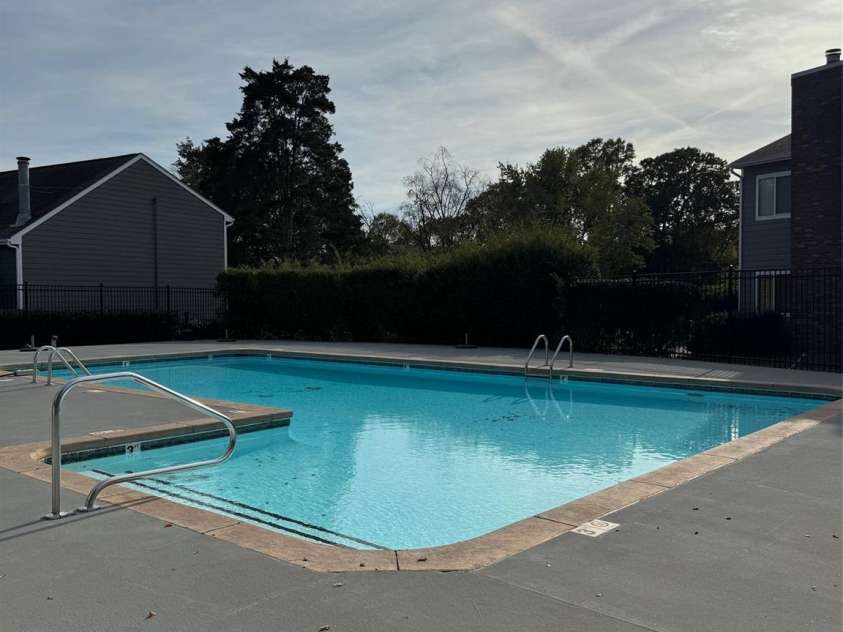 6116 Heath Ridge Court, Charlotte, NC 28210.  MLS# CAR4187247, YatesRealty ID 811. 