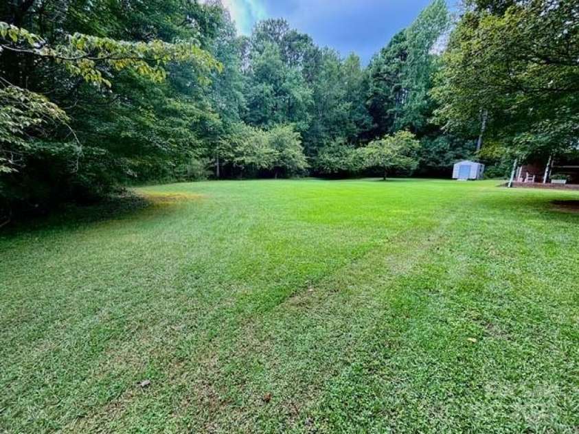 912 Redwood Lane, Chester, SC 29706.  MLS# CAR4295225, YatesRealty ID 811. 