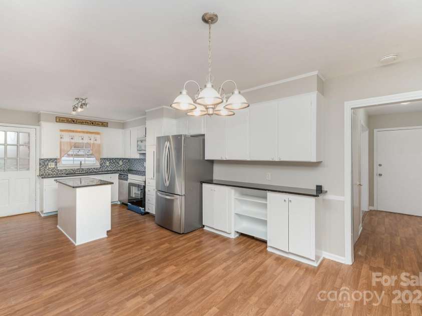 4630 Dawnwood Drive, Charlotte, NC 28212.  MLS# CAR4217110, YatesRealty ID 8110. 
