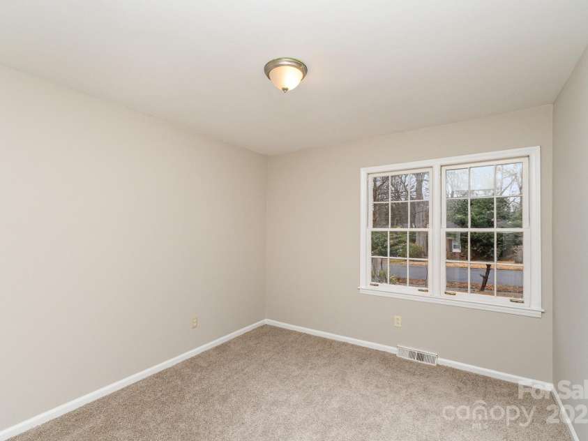 4630 Dawnwood Drive, Charlotte, NC 28212.  MLS# CAR4217110, YatesRealty ID 8110. 