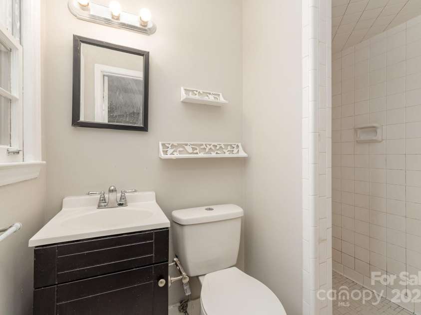 4630 Dawnwood Drive, Charlotte, NC 28212.  MLS# CAR4217110, YatesRealty ID 8110. 