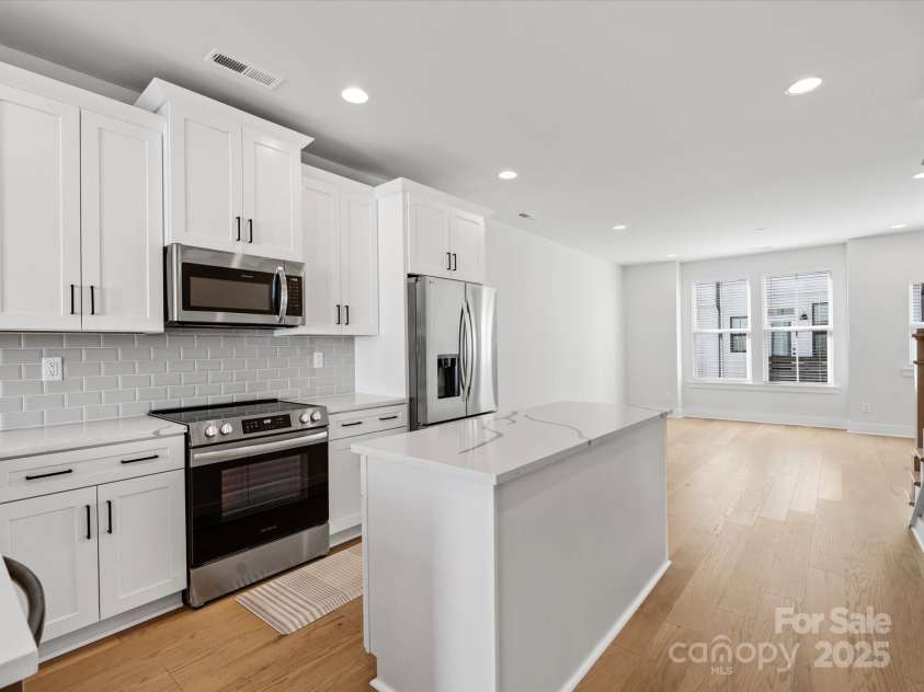 1122 Pegram Crossing Drive, Charlotte, NC 28205.  MLS# CAR4218079, YatesRealty ID 8111. 