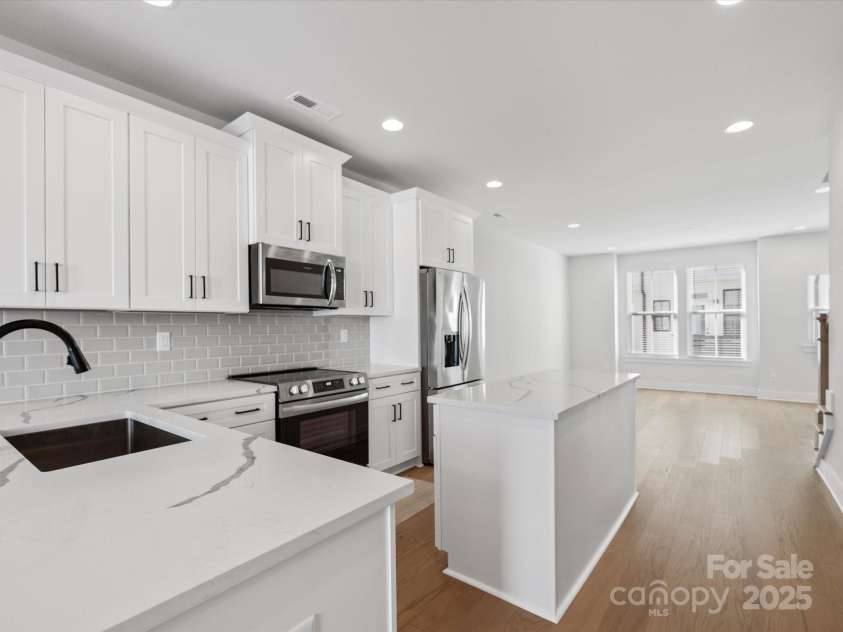 1122 Pegram Crossing Drive, Charlotte, NC 28205.  MLS# CAR4218079, YatesRealty ID 8111. 