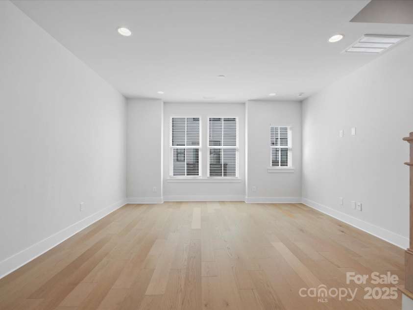 1122 Pegram Crossing Drive, Charlotte, NC 28205.  MLS# CAR4218079, YatesRealty ID 8111. 