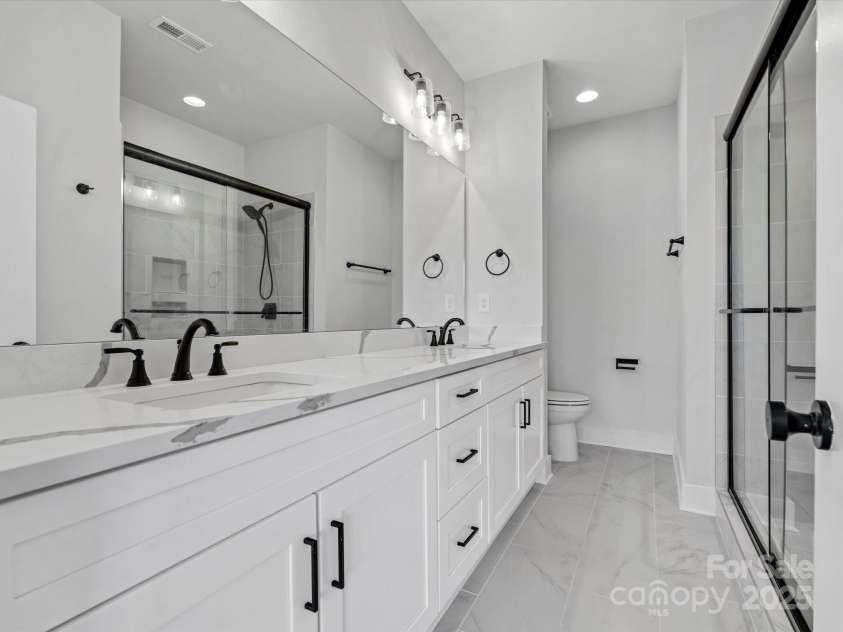 1122 Pegram Crossing Drive, Charlotte, NC 28205.  MLS# CAR4218079, YatesRealty ID 8111. 