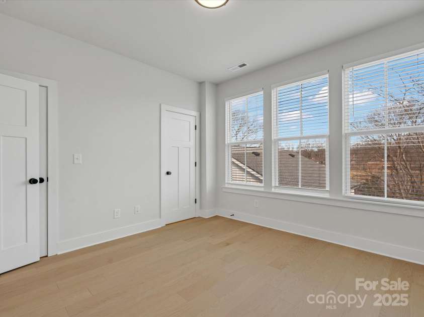 1122 Pegram Crossing Drive, Charlotte, NC 28205.  MLS# CAR4218079, YatesRealty ID 8111. 