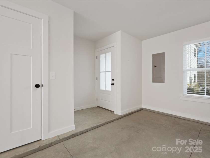 1122 Pegram Crossing Drive, Charlotte, NC 28205.  MLS# CAR4218079, YatesRealty ID 8111. 