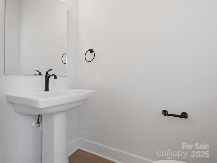 1122 Pegram Crossing Drive, Charlotte, NC 28205.  MLS# CAR4218079, YatesRealty ID 8111. 