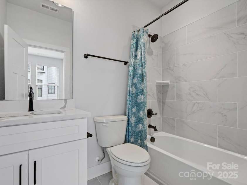 1122 Pegram Crossing Drive, Charlotte, NC 28205.  MLS# CAR4218079, YatesRealty ID 8111. 
