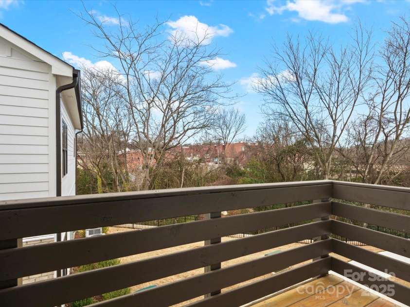 1122 Pegram Crossing Drive, Charlotte, NC 28205.  MLS# CAR4218079, YatesRealty ID 8111. 