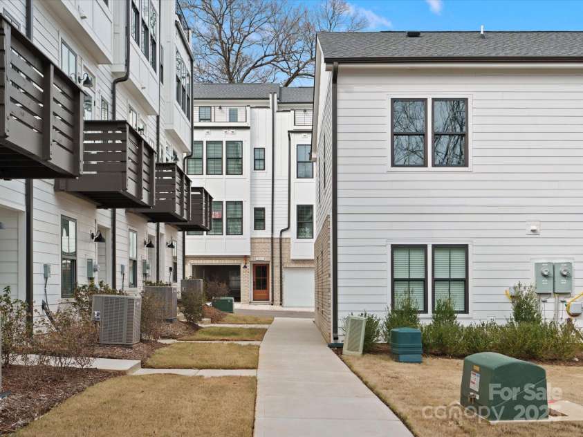 1122 Pegram Crossing Drive, Charlotte, NC 28205.  MLS# CAR4218079, YatesRealty ID 8111. 