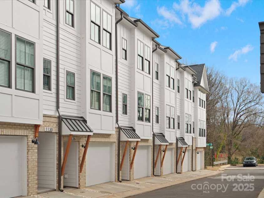 1122 Pegram Crossing Drive, Charlotte, NC 28205.  MLS# CAR4218079, YatesRealty ID 8111. 