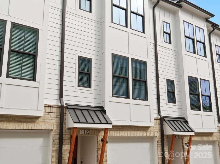 1122 Pegram Crossing Drive, Charlotte, NC 28205.  MLS# CAR4218079, YatesRealty ID 8111. 