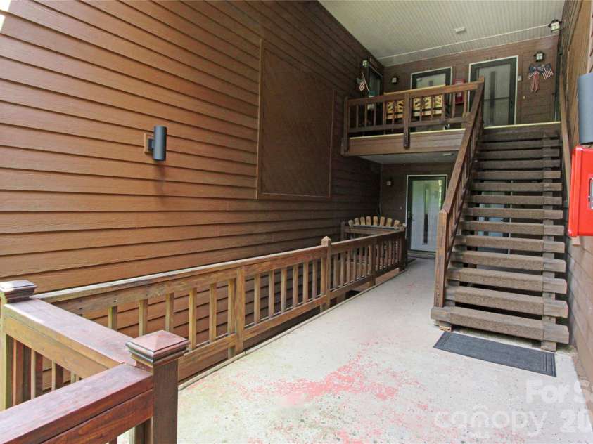 121 Toxaway Views Drive, Lake Toxaway, NC 28747.  MLS# CAR4414646, YatesRealty ID 8111. 