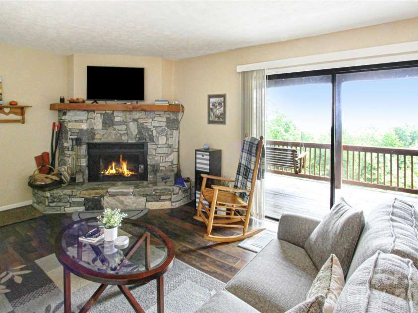 121 Toxaway Views Drive, Lake Toxaway, NC 28747.  MLS# CAR4414646, YatesRealty ID 8111. 