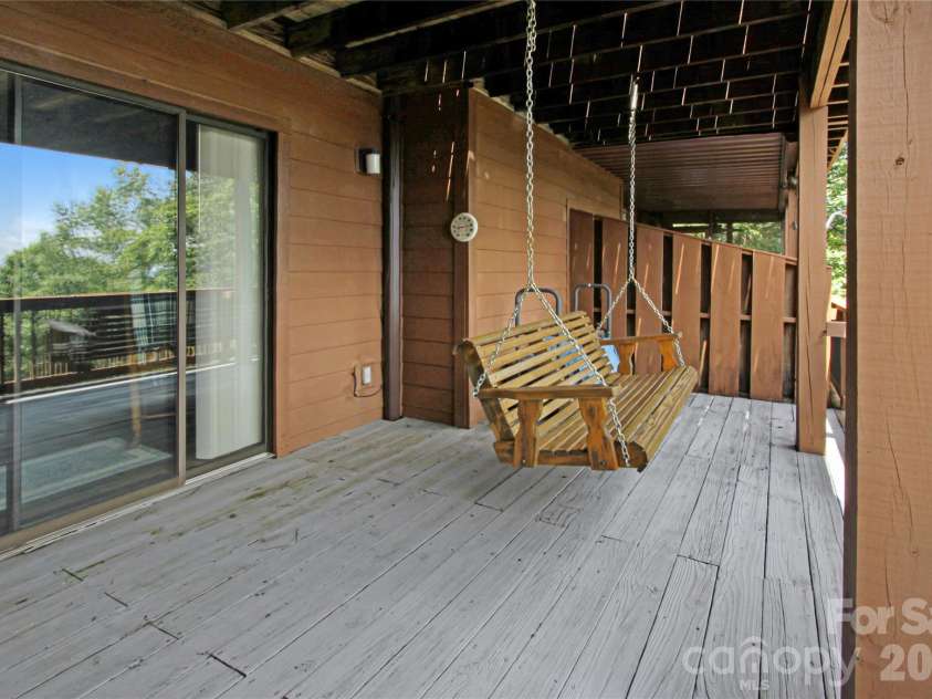 121 Toxaway Views Drive, Lake Toxaway, NC 28747.  MLS# CAR4414646, YatesRealty ID 8111. 
