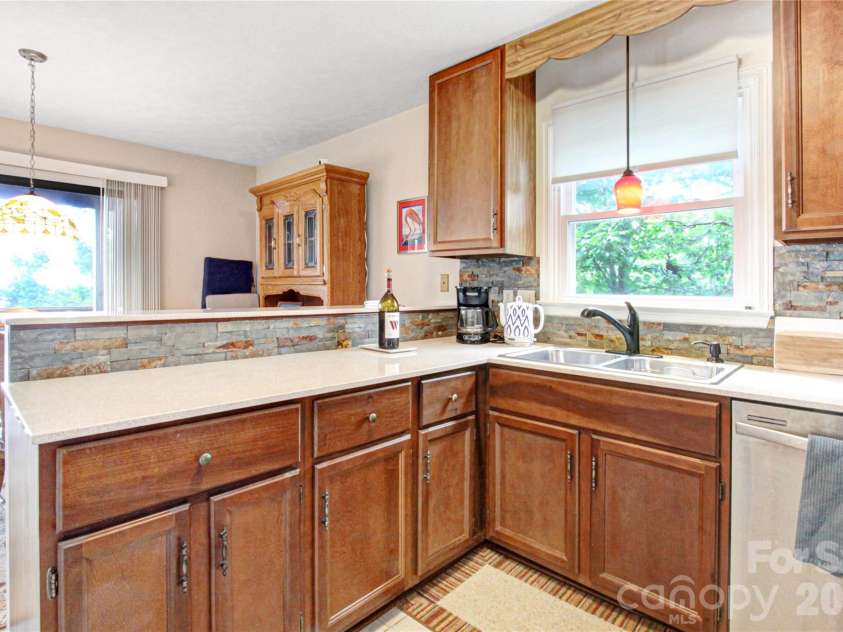 121 Toxaway Views Drive, Lake Toxaway, NC 28747.  MLS# CAR4414646, YatesRealty ID 8111. 
