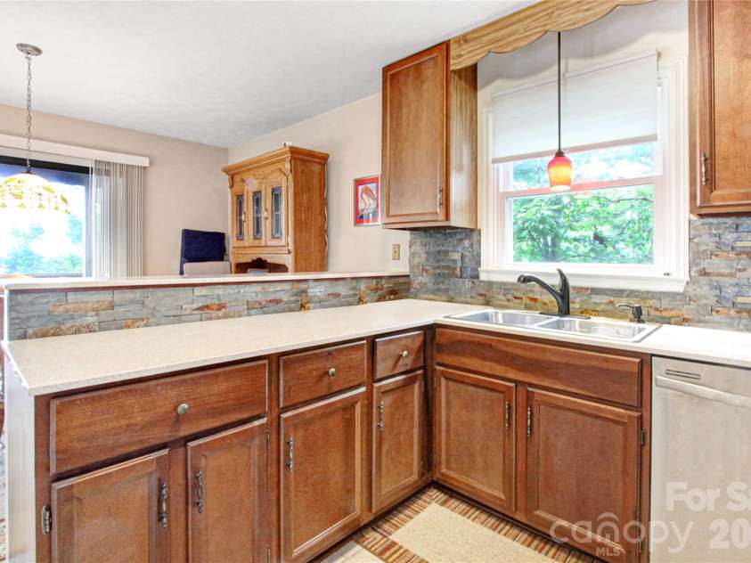 121 Toxaway Views Drive, Lake Toxaway, NC 28747.  MLS# CAR4414646, YatesRealty ID 8111. 