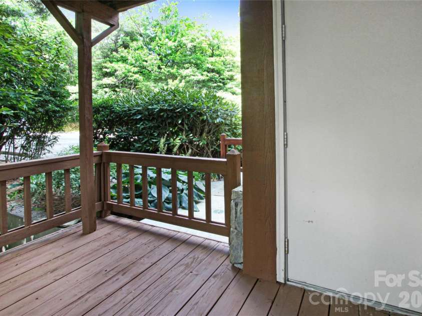 121 Toxaway Views Drive, Lake Toxaway, NC 28747.  MLS# CAR4414646, YatesRealty ID 8111. 