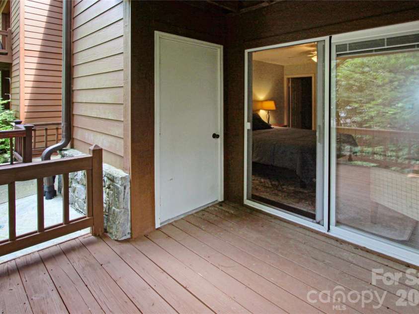 121 Toxaway Views Drive, Lake Toxaway, NC 28747.  MLS# CAR4414646, YatesRealty ID 8111. 